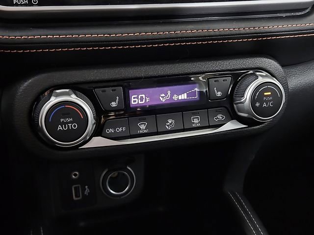 Used 2020 Nissan Kicks SR w/ SR Premium Package FWD image 16