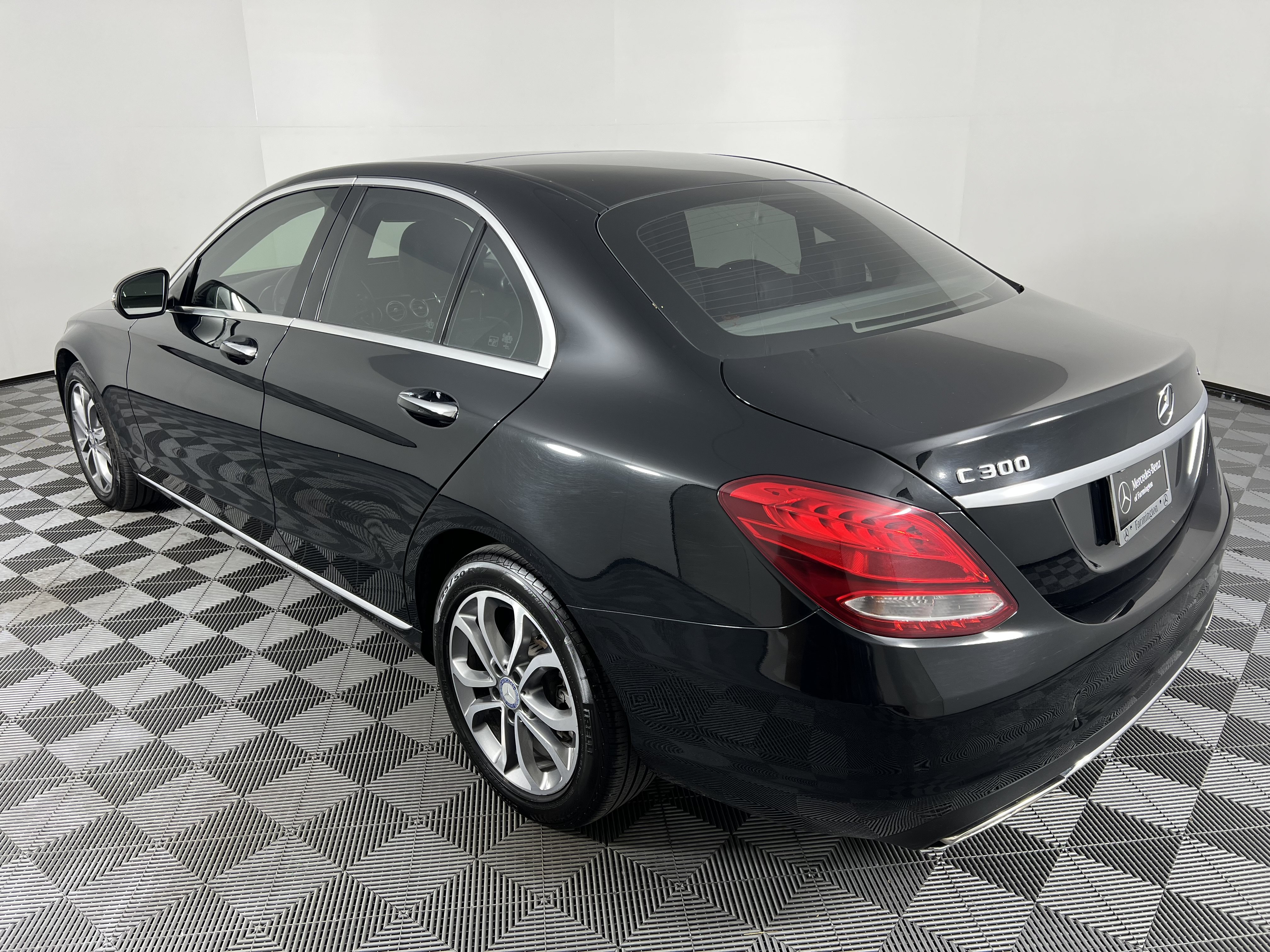Used 2017 Mercedes-Benz C 300 4MATIC Sedan image 9