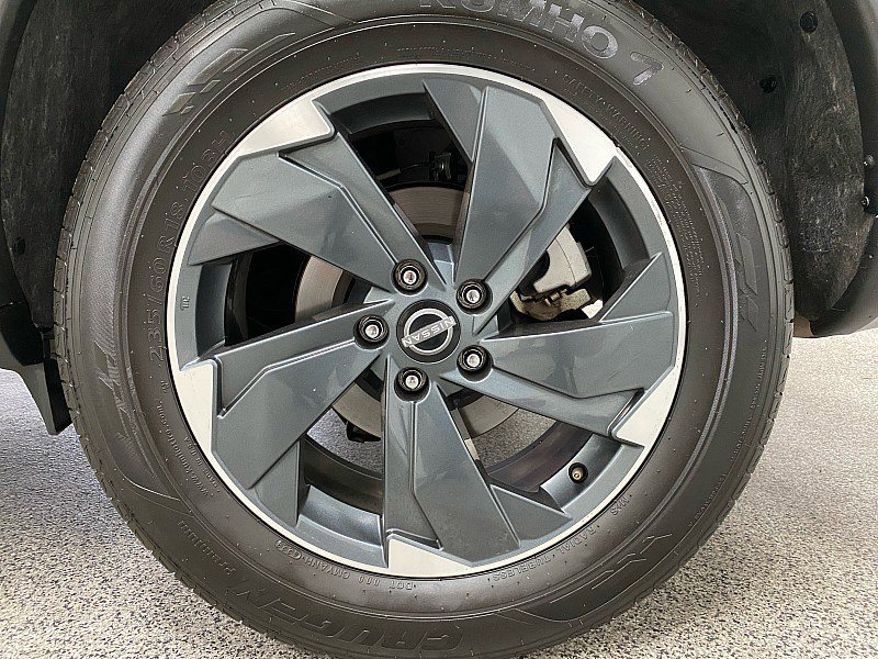 Used 2025 Nissan Rogue SV image 23