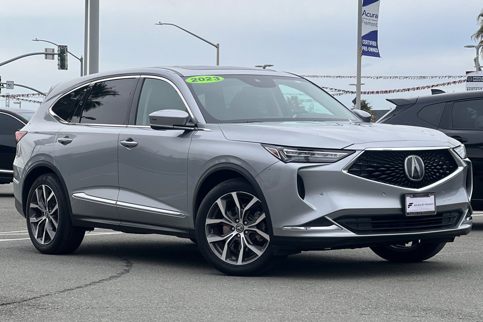 Used 2023 Acura MDX FWD w/ Technology Package image 2