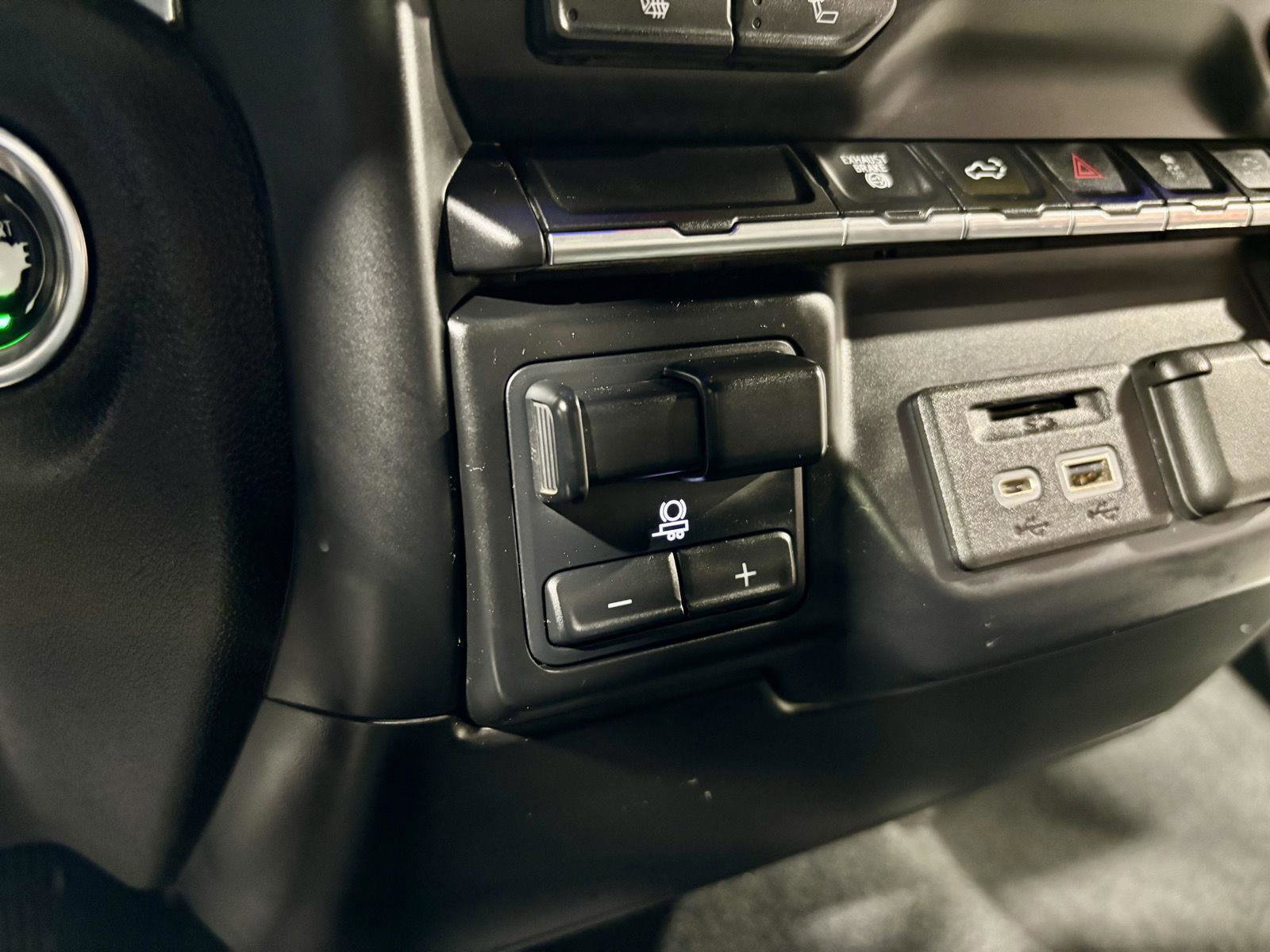 Used 2020 Chevrolet Silverado 3500 LT w/ Convenience Package image 24