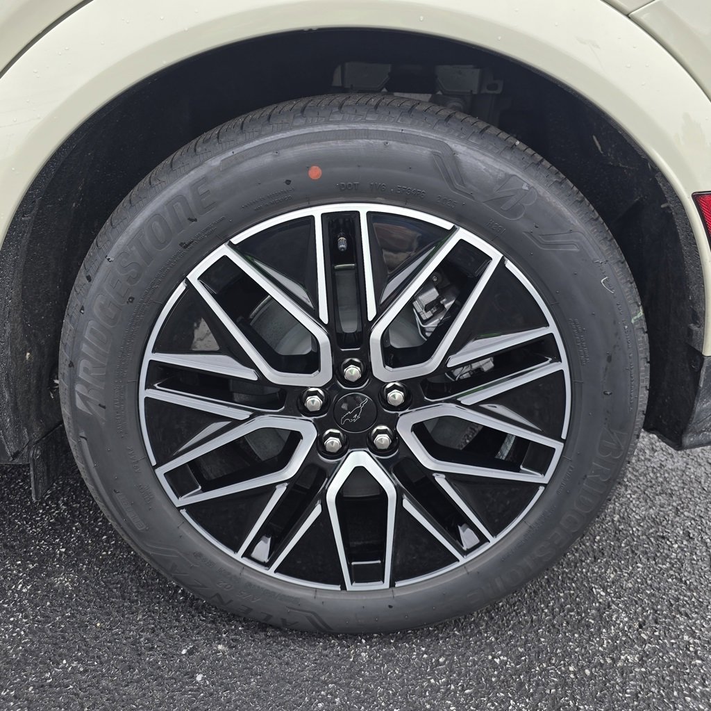 New 2025 Ford Mustang Mach-E Premium image 19