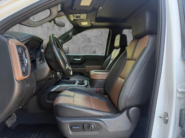 Used 2022 Chevrolet Silverado 1500 High Country w/ Technology Package AWD/4WD image 11