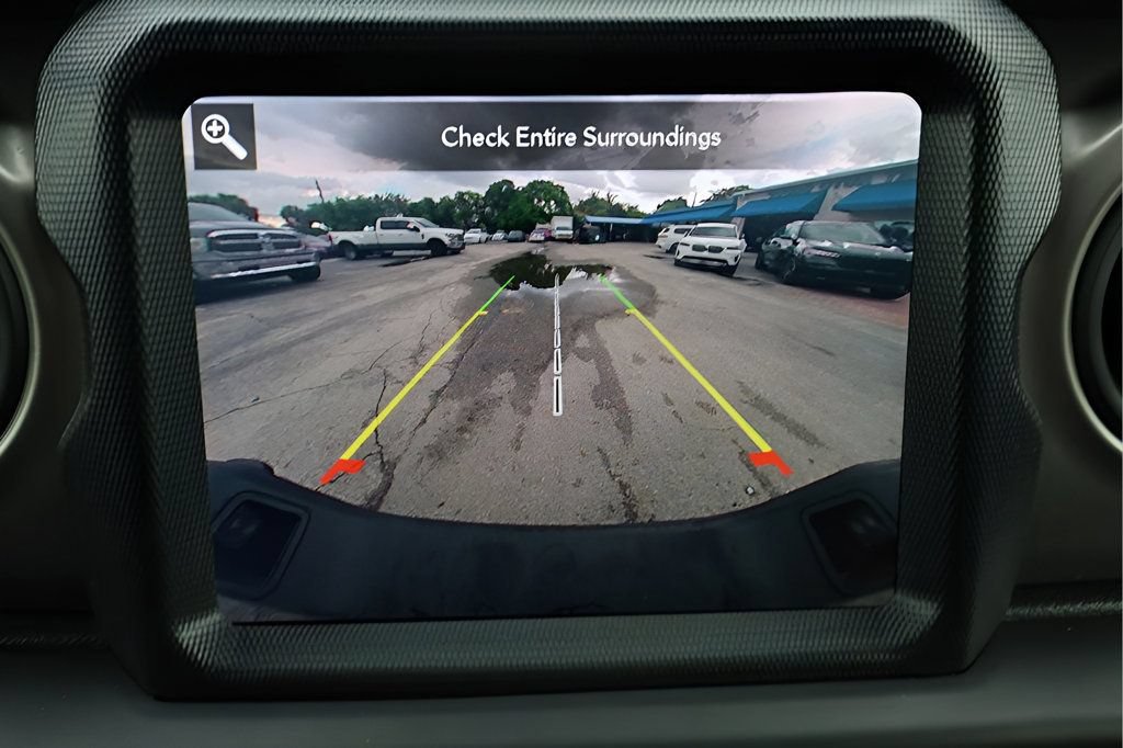 Used 2021 Jeep Gladiator Sport AWD/4WD image 32