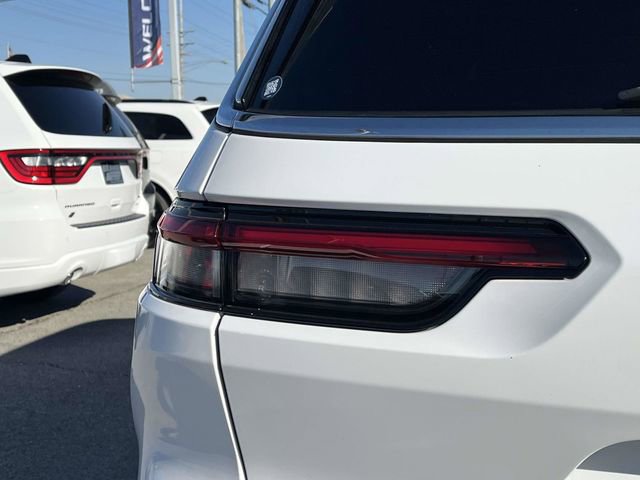 Used 2022 Jeep Grand Cherokee L Limited w/ Luxury Tech Group II image 10