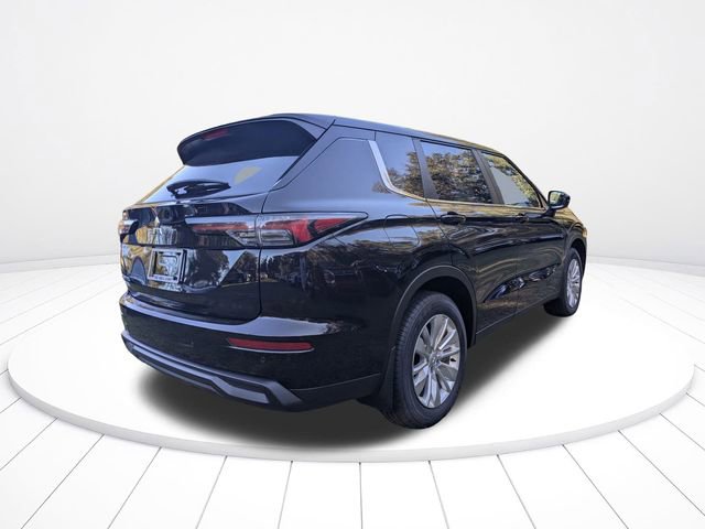 New 2025 Mitsubishi Outlander ES image 4