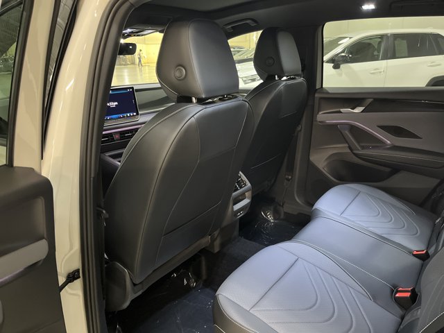 New 2026 Volkswagen Tiguan SE R-Line AWD/4WD image 20