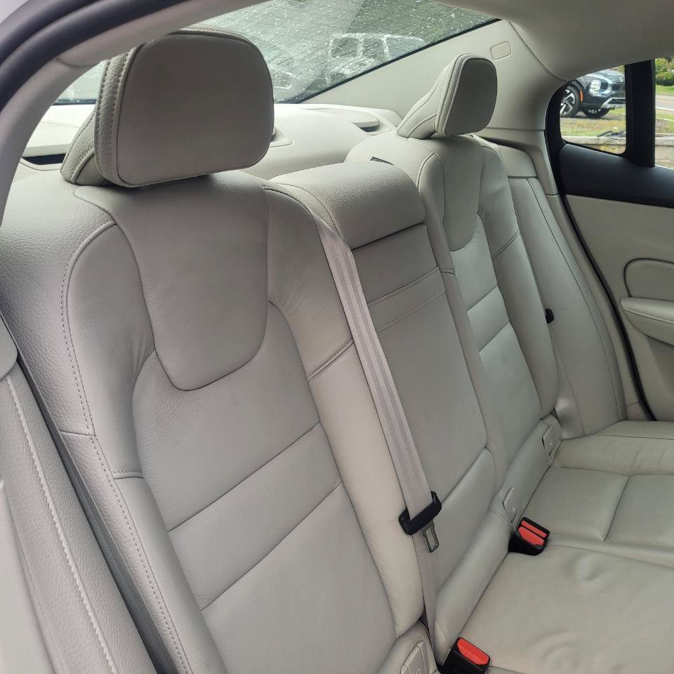 Used 2021 Volvo S60 T5 Inscription AWD/4WD image 33