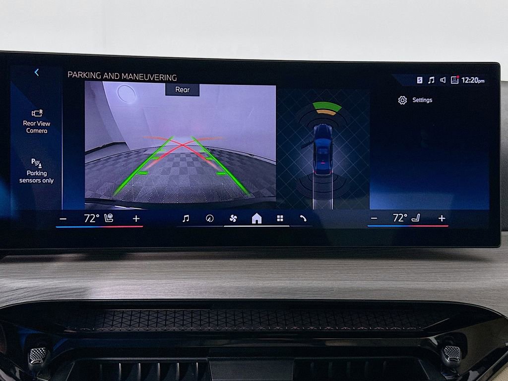 Used 2025 BMW 430i Coupe w/ Convenience Package image 14