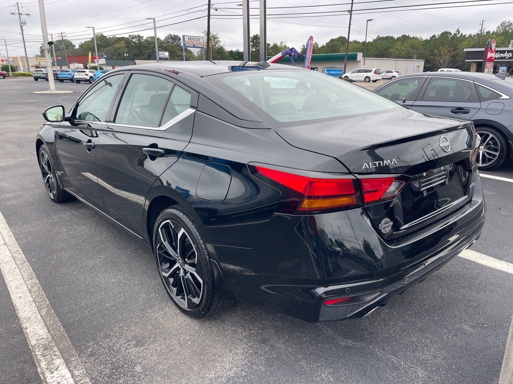 Used 2024 Nissan Altima 2.5 SR w/ SR Premium Package image 12