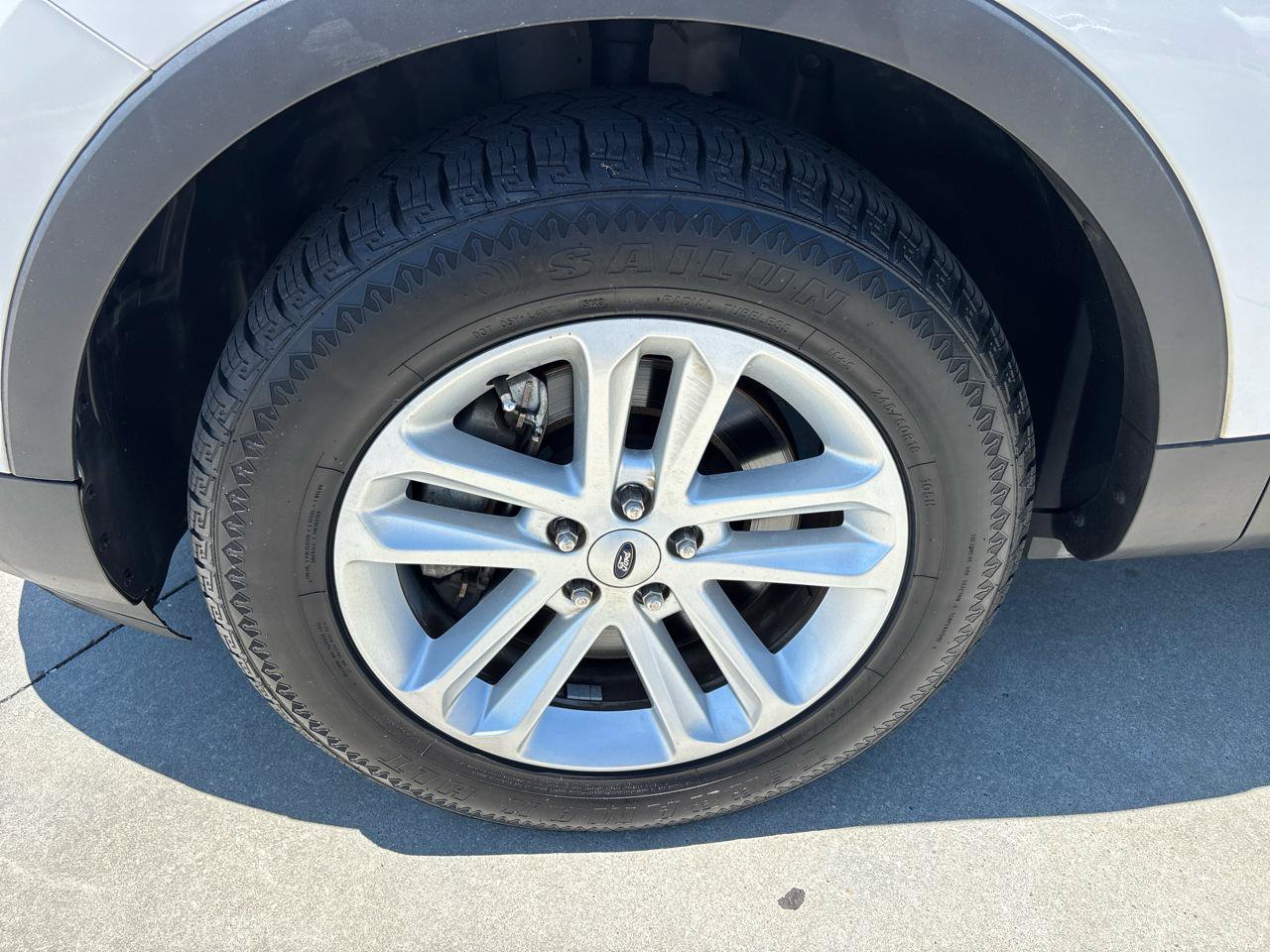 Used 2016 Ford Explorer XLT w/ Equipment Group 202A FWD image 11