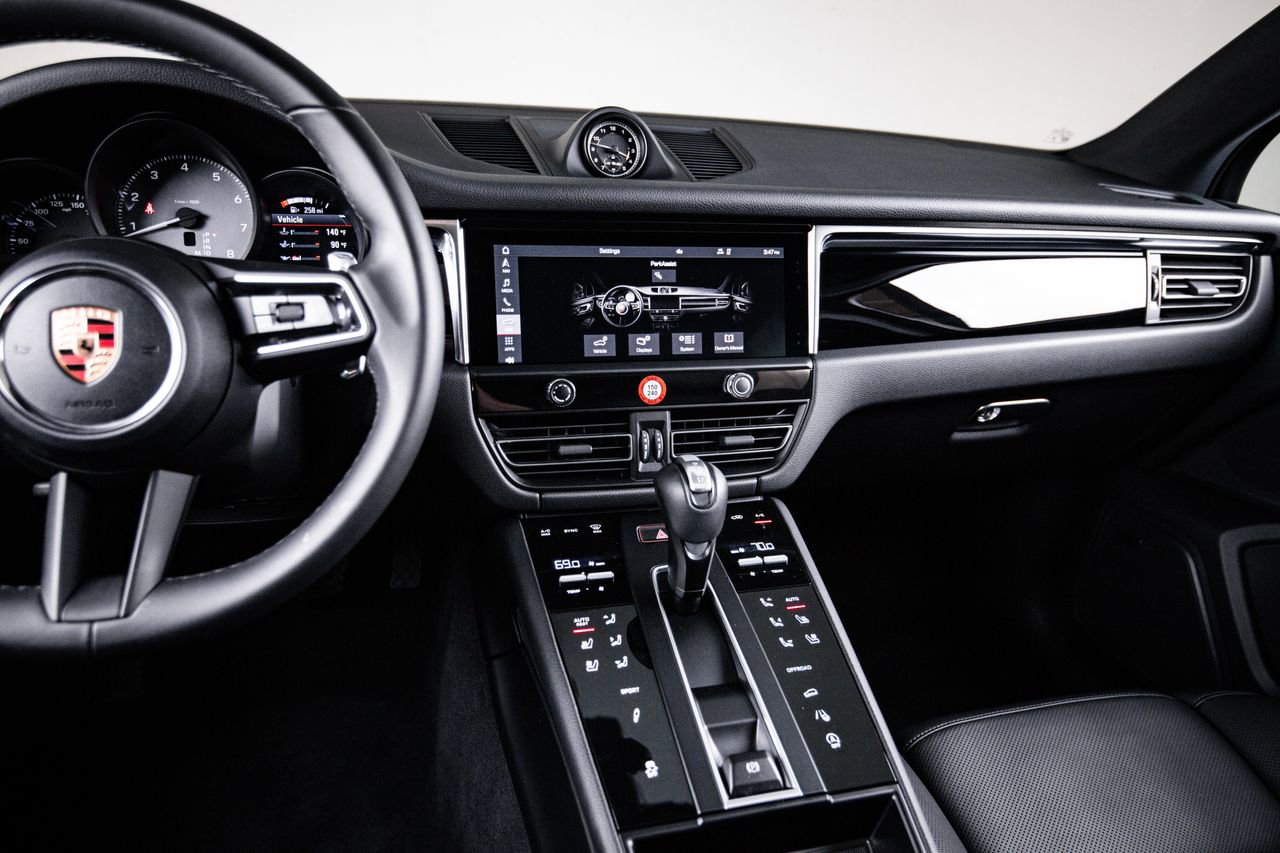 Certified 2026 Porsche Macan S AWD/4WD image 19