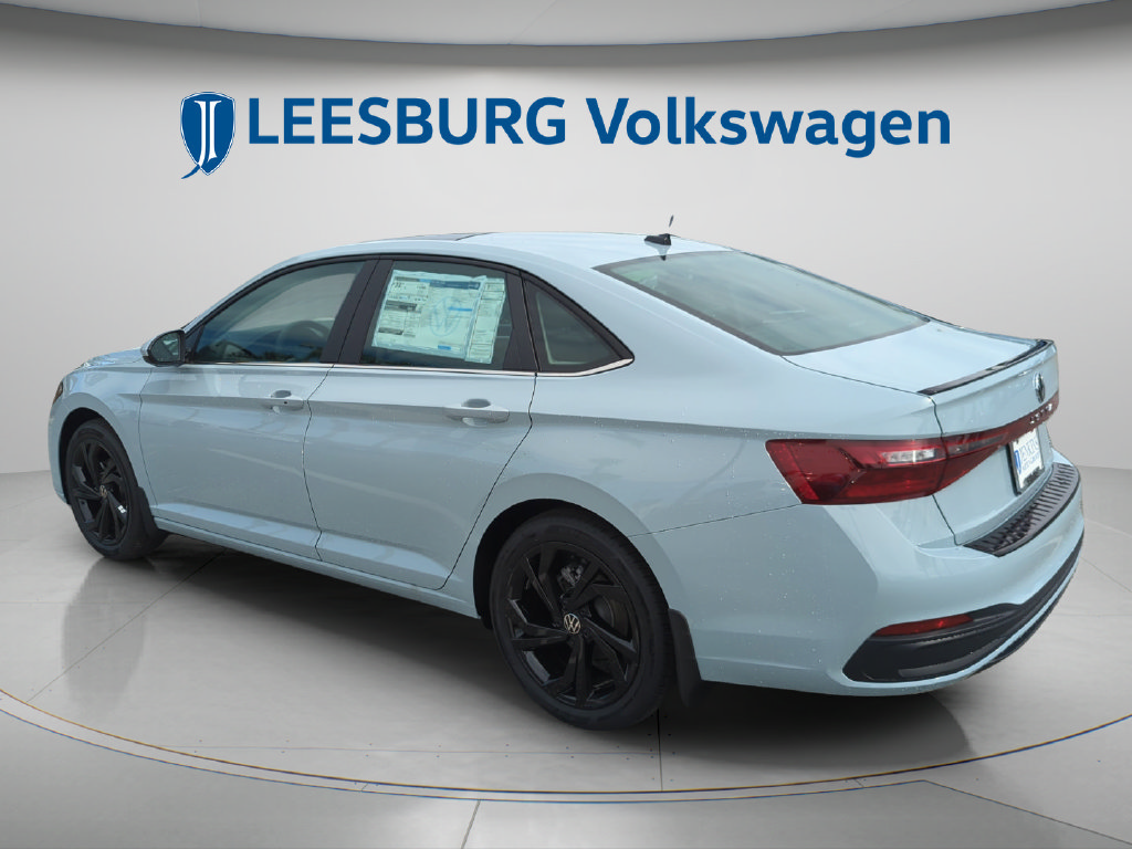 New 2026 Volkswagen Jetta SE FWD image 9