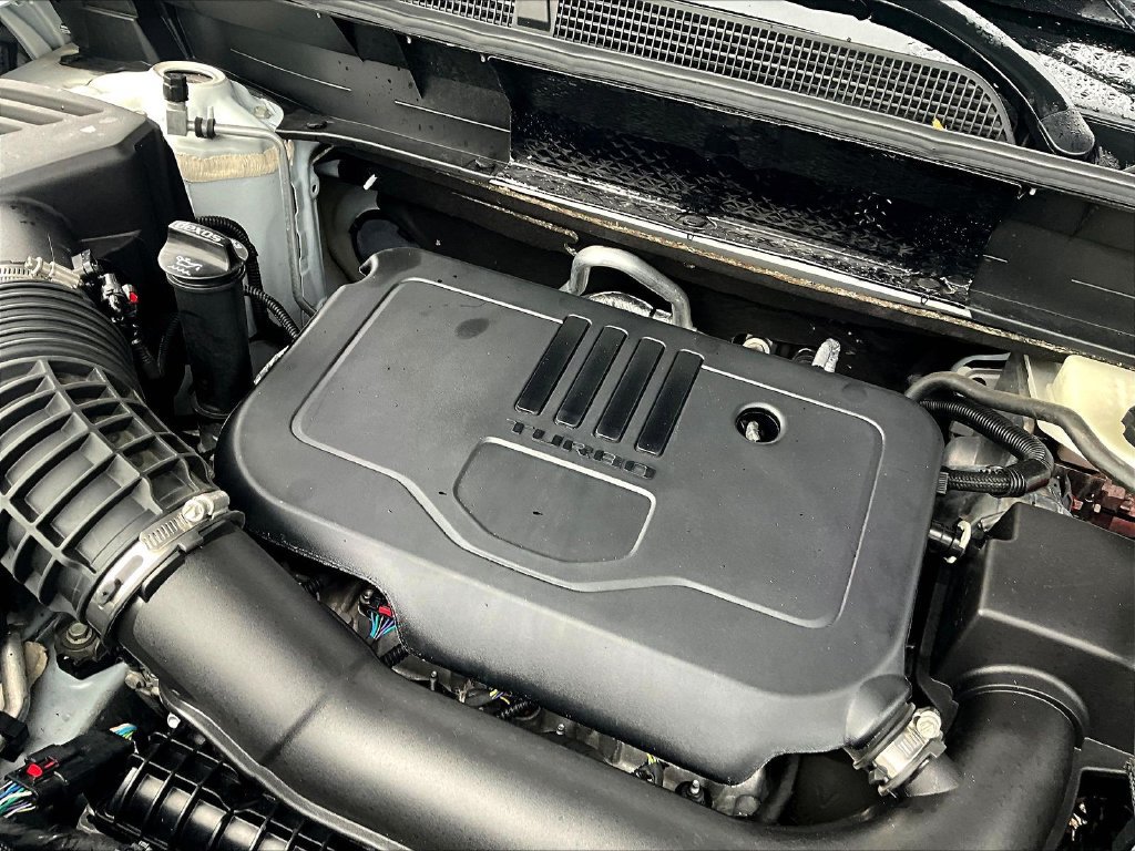 Used 2023 GMC Acadia SLE FWD image 34