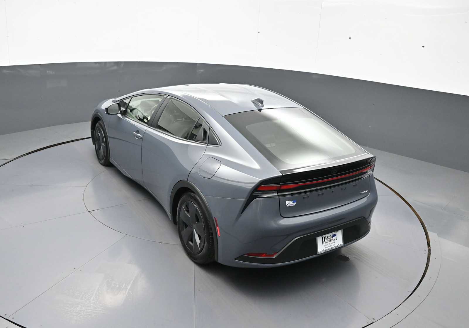 Certified 2025 Toyota Prius LE FWD image 39