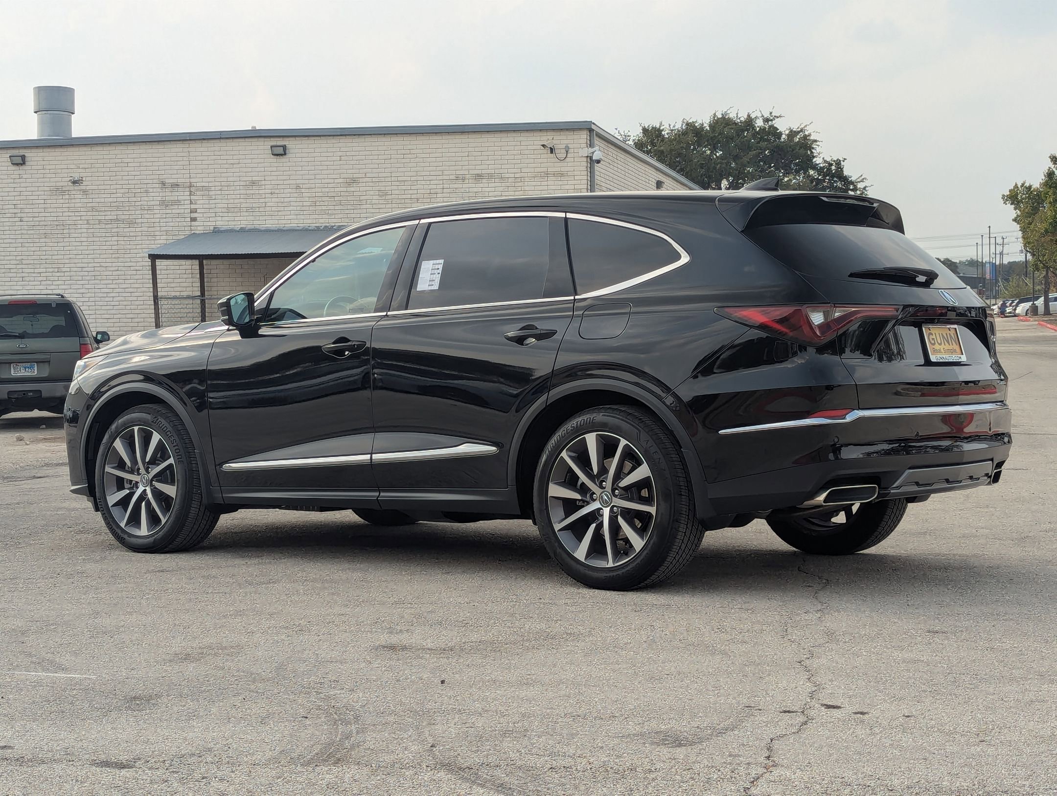 Certified 2025 Acura MDX SH-AWD w/ Technology Package image 6