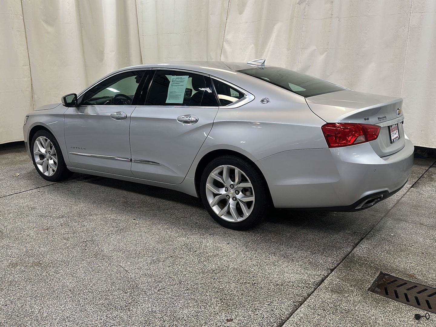 Used 2018 Chevrolet Impala Premier FWD image 3