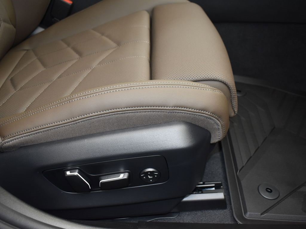 New 2026 BMW 530i w/ Premium Package image 25