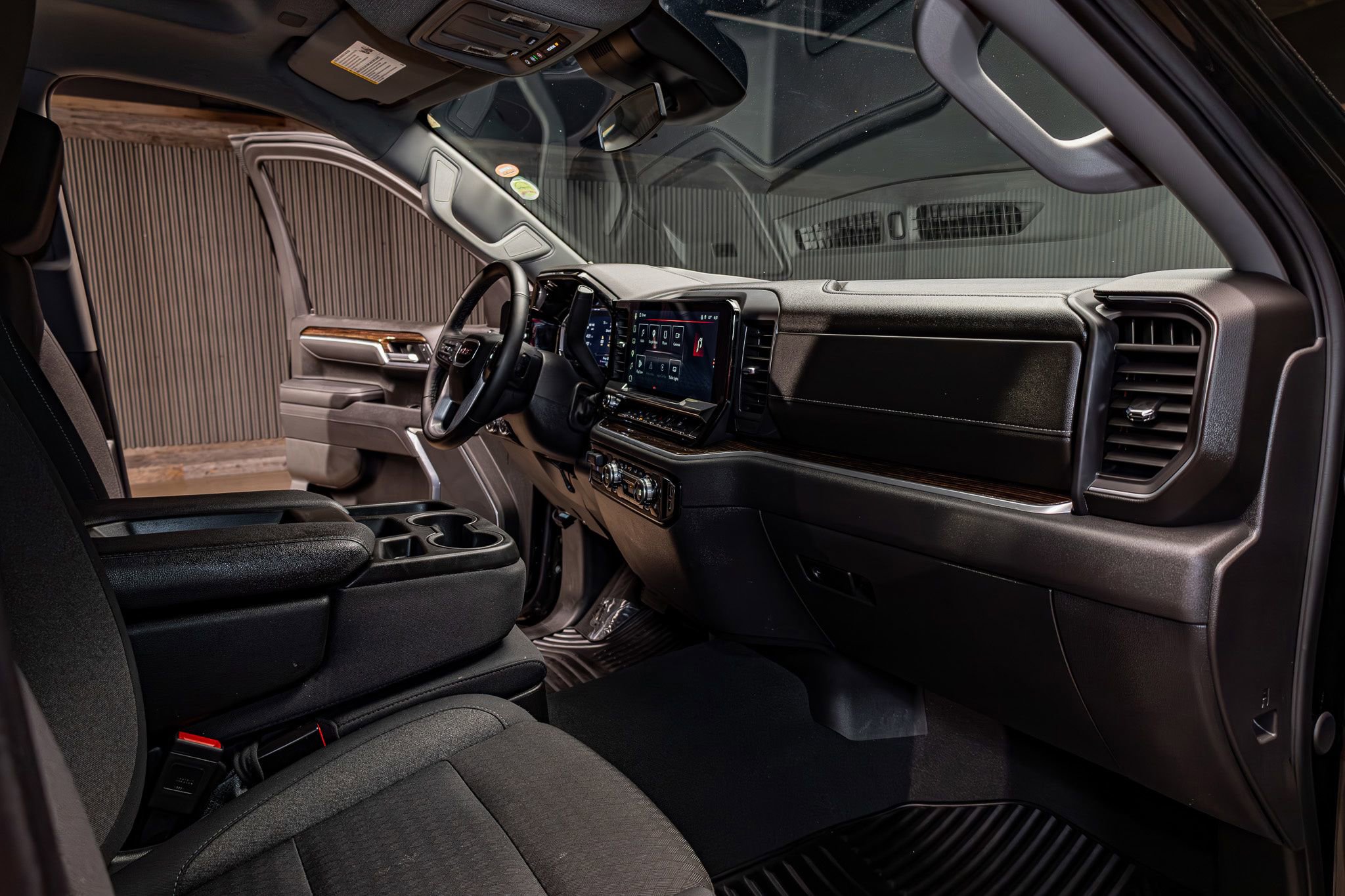 Used 2025 GMC Sierra 1500 Elevation image 13