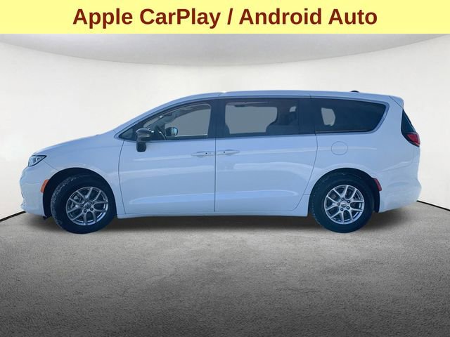 Used 2024 Chrysler Pacifica Touring-L image 6