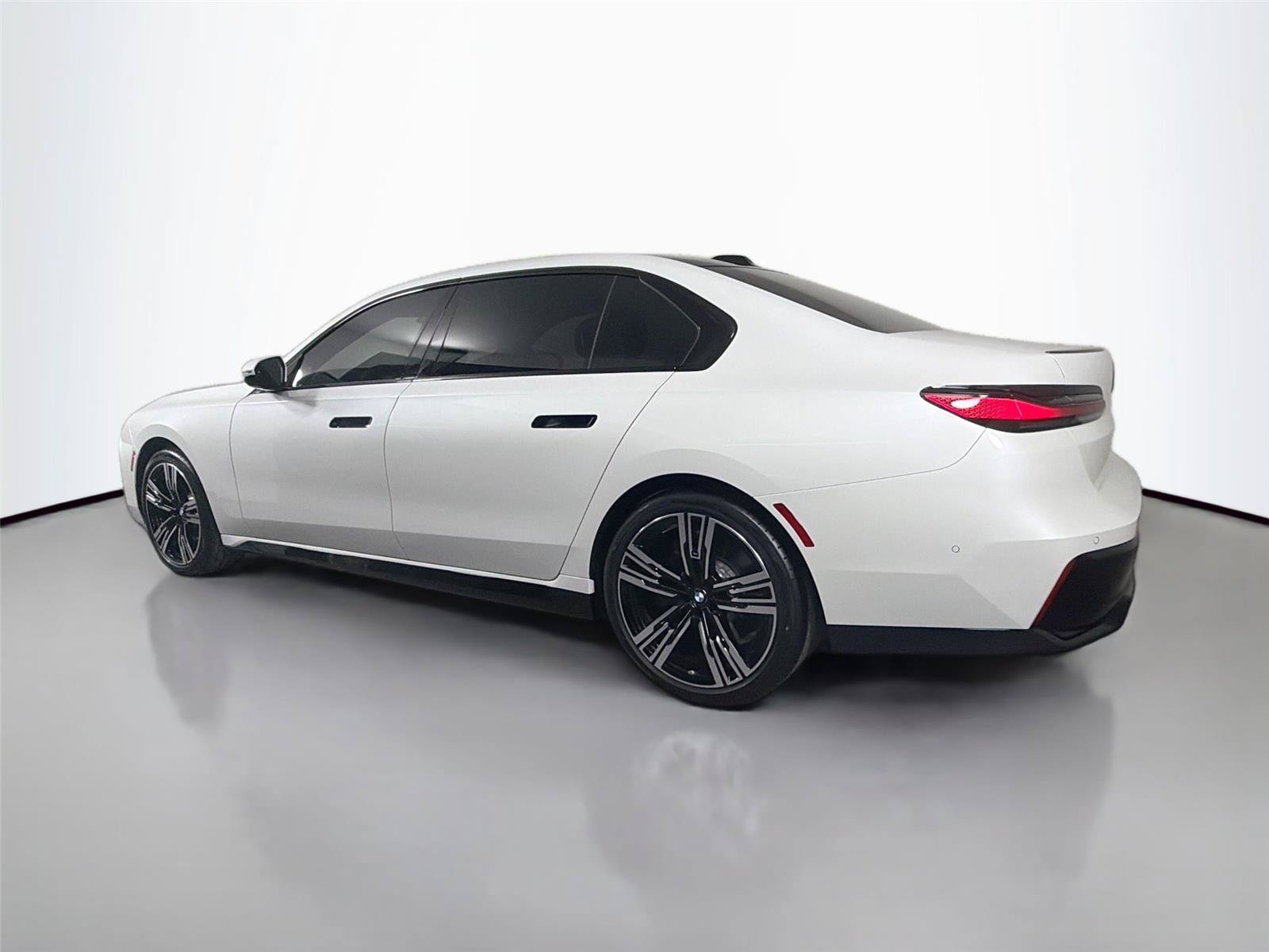 New 2026 BMW 740i w/ Premium Package RWD image 7