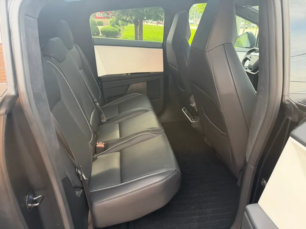 Used 2024 Tesla Cybertruck AWD Crew Cab image 18