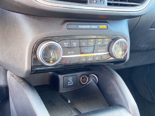 Used 2022 Ford Escape Titanium AWD/4WD image 14