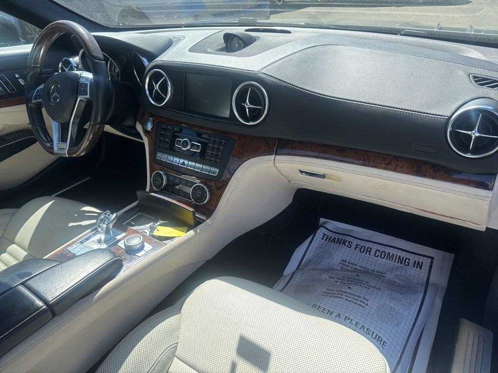 Used 2014 Mercedes-Benz SL 550 image 32