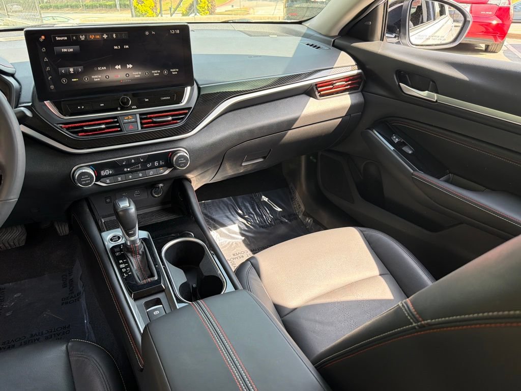 Used 2023 Nissan Altima 2.0 SR FWD image 40