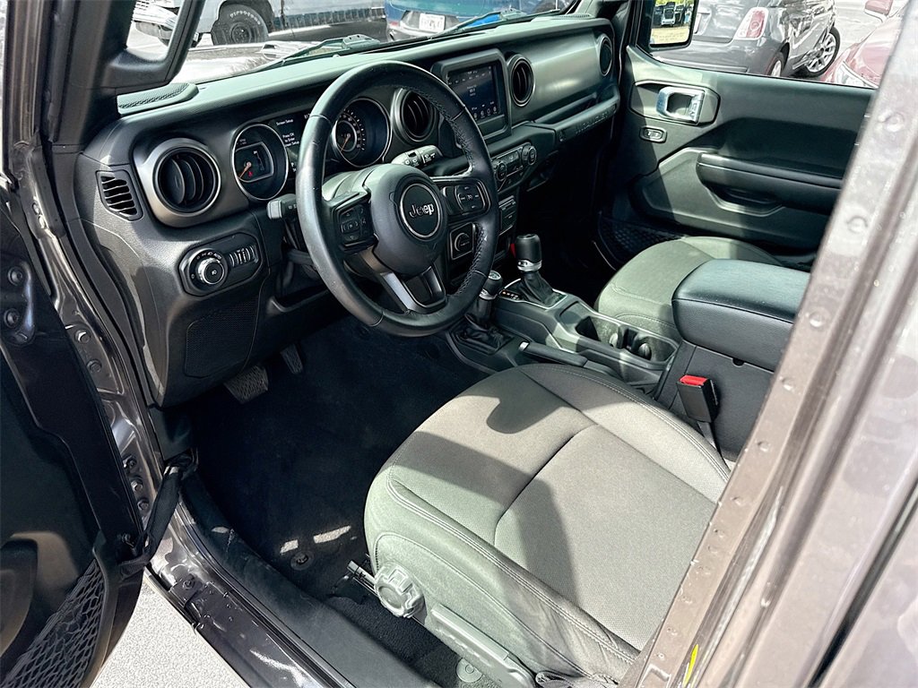 Used 2021 Jeep Wrangler Unlimited Sport image 24
