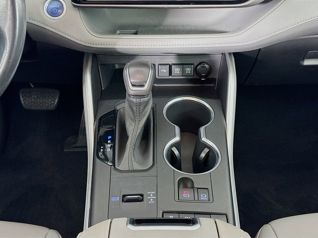 Used 2021 Toyota Highlander XLE image 31