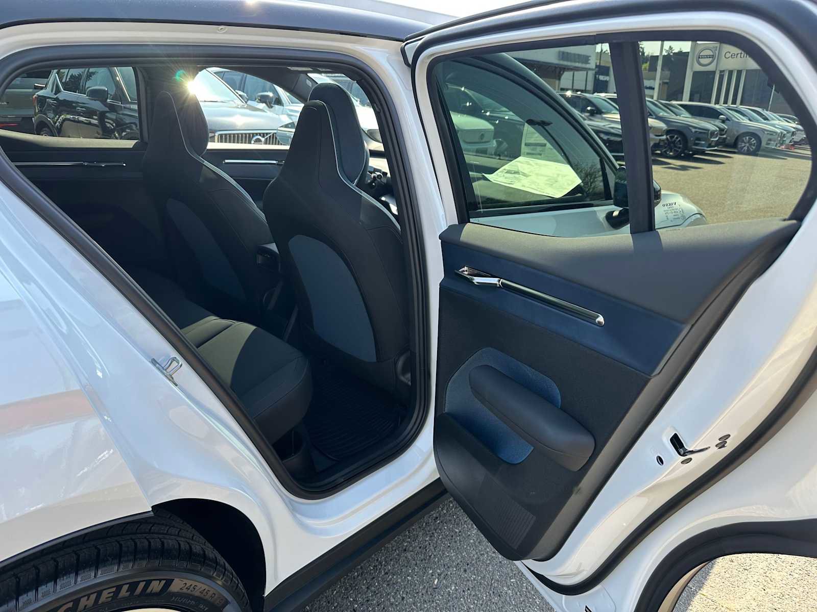 New 2025 Volvo EX30 Plus w/ Protection Package Premier image 13