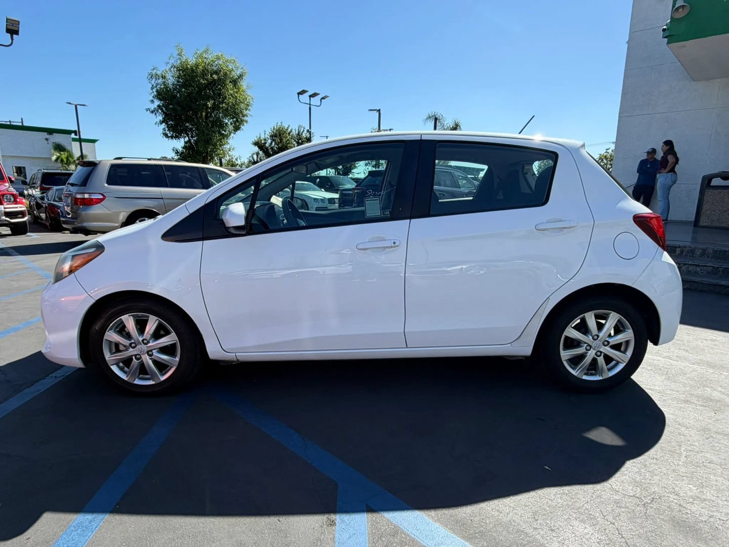Used 2016 Toyota Yaris LE FWD image 6