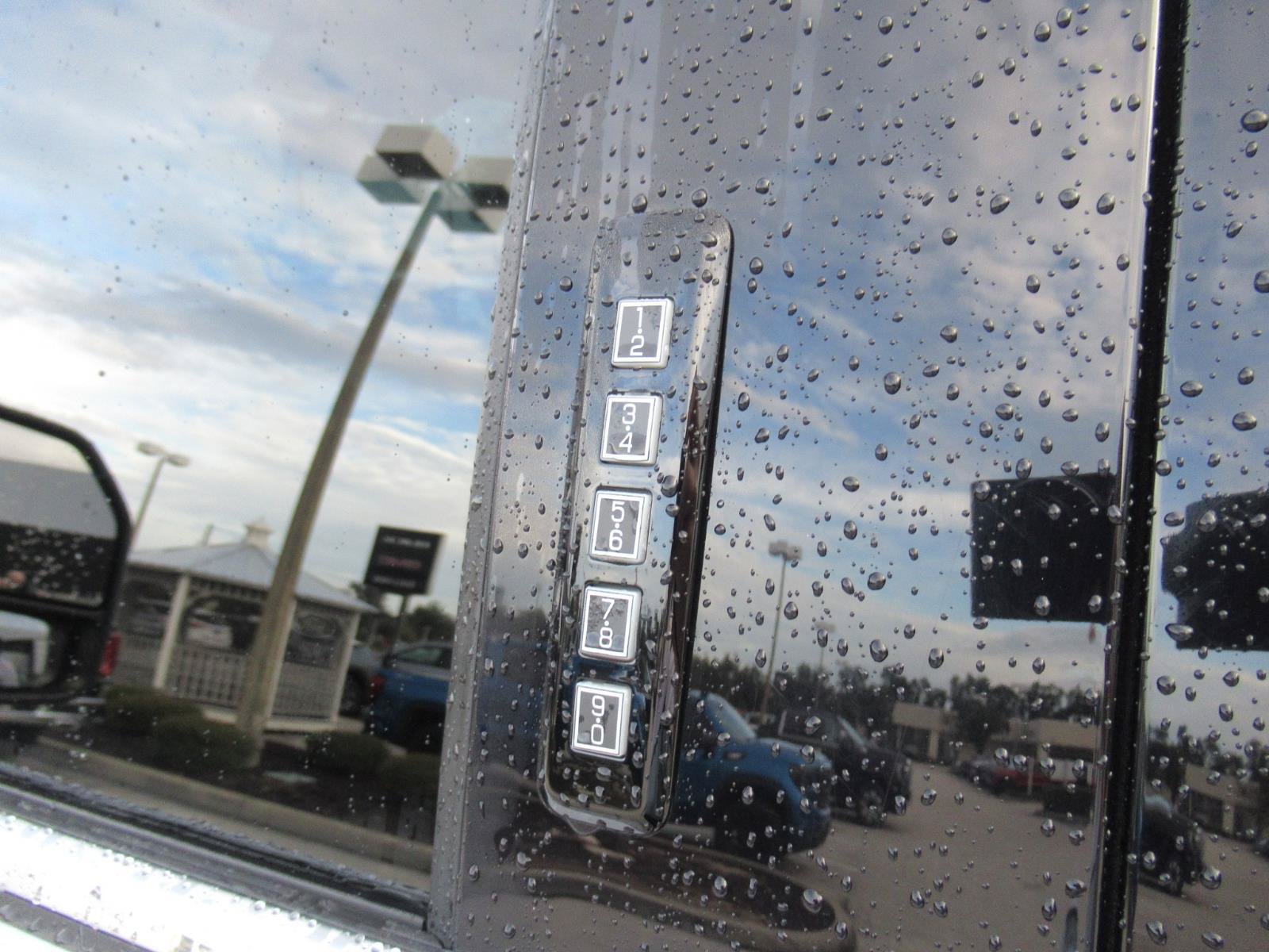 Used 2024 Ford F250 Limited w/ FX4 Off-Road Package AWD/4WD image 15