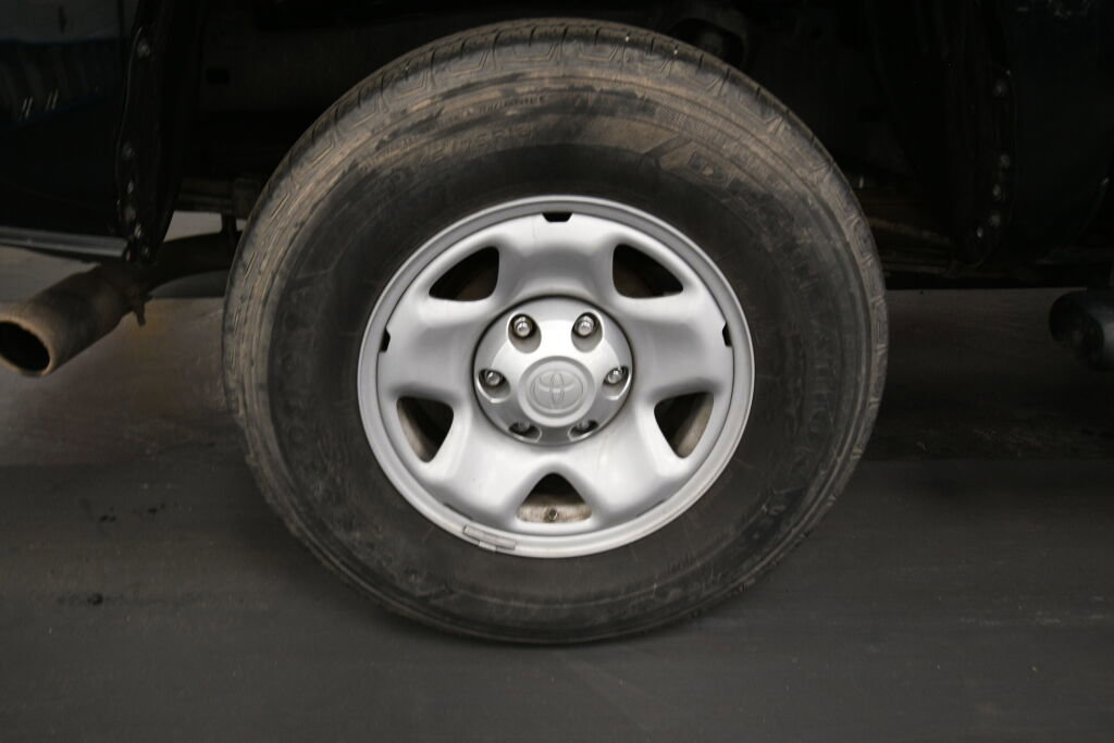 Used 2022 Toyota Tacoma SR w/ SR Convenience Package RWD image 30