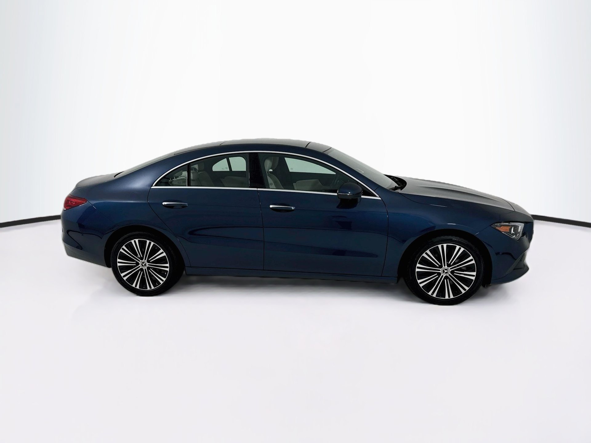 Used 2023 Mercedes-Benz CLA 250 image 9