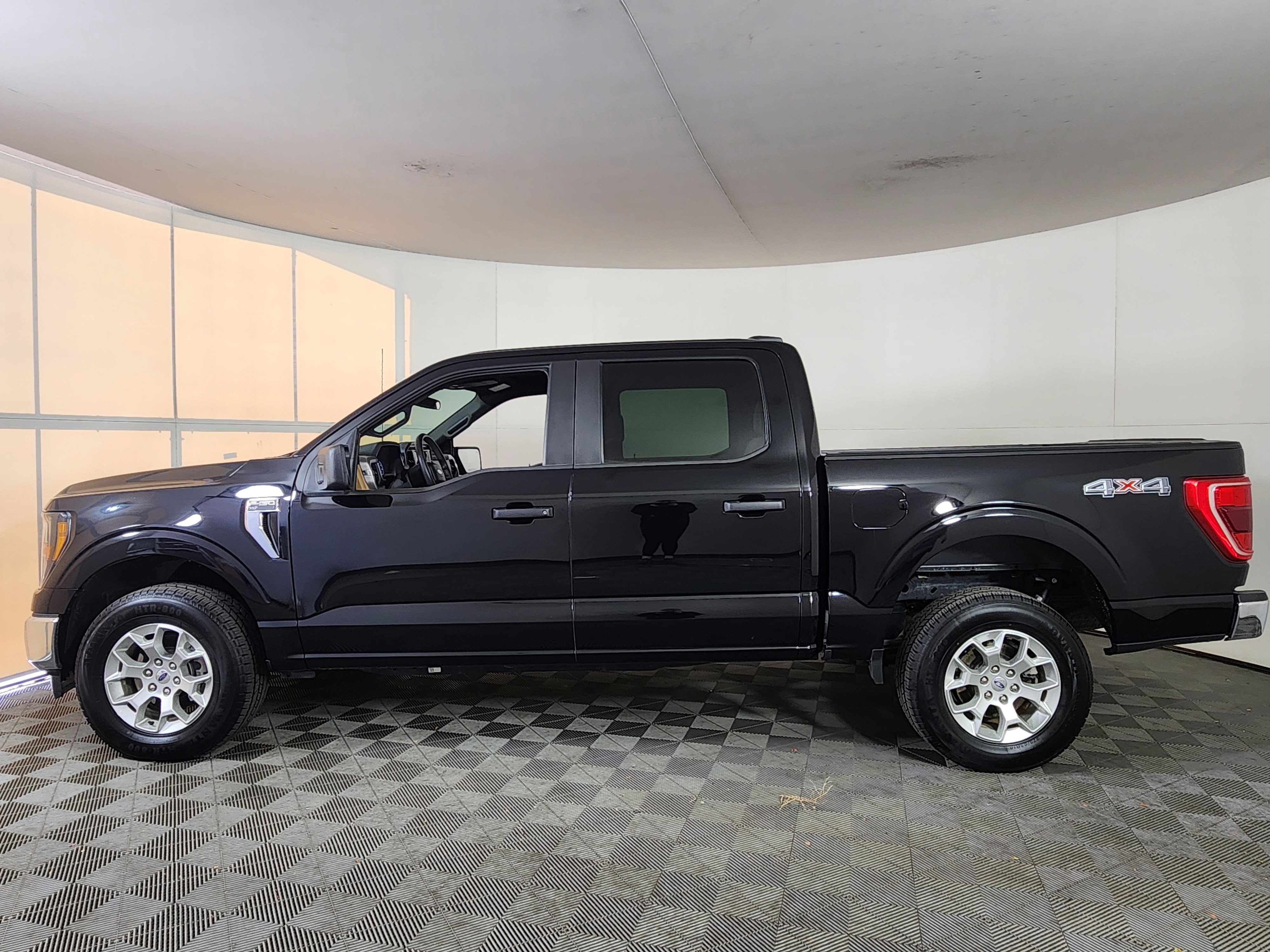Certified 2023 Ford F150 XLT image 4