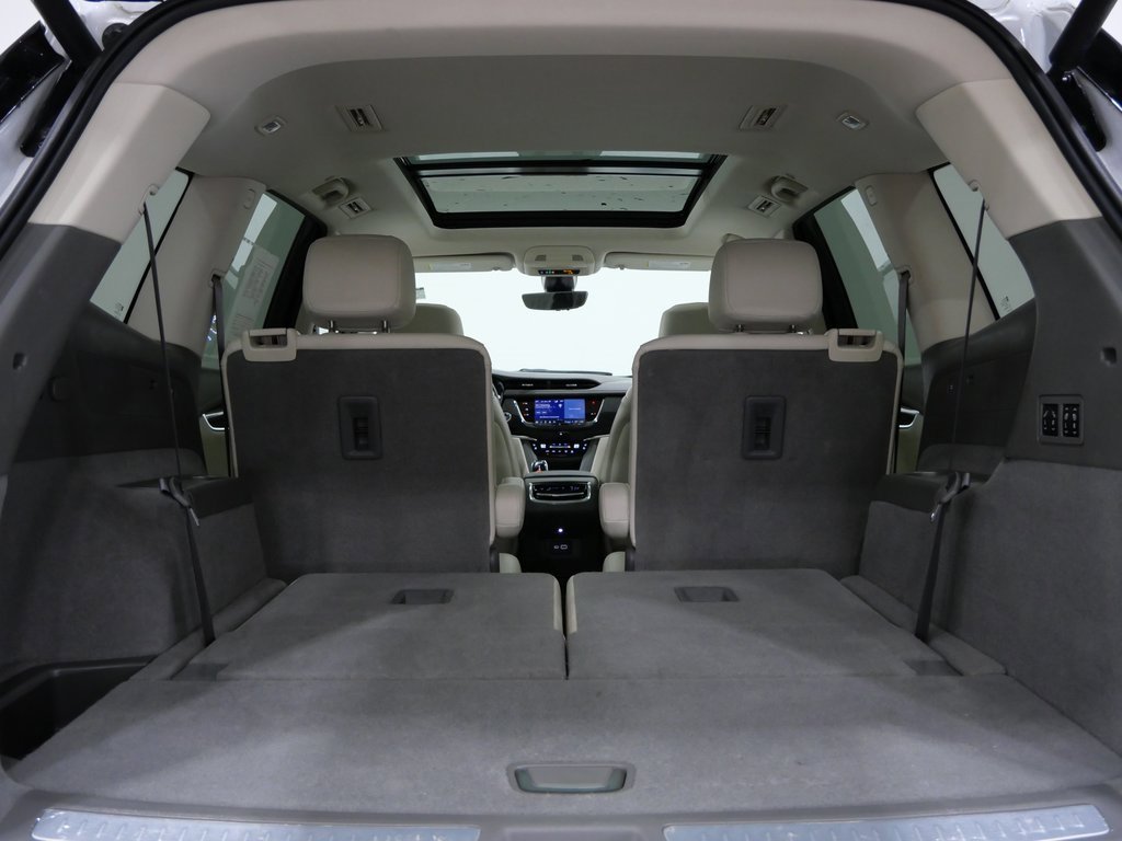 Used 2021 Cadillac XT6 Premium Luxury image 30