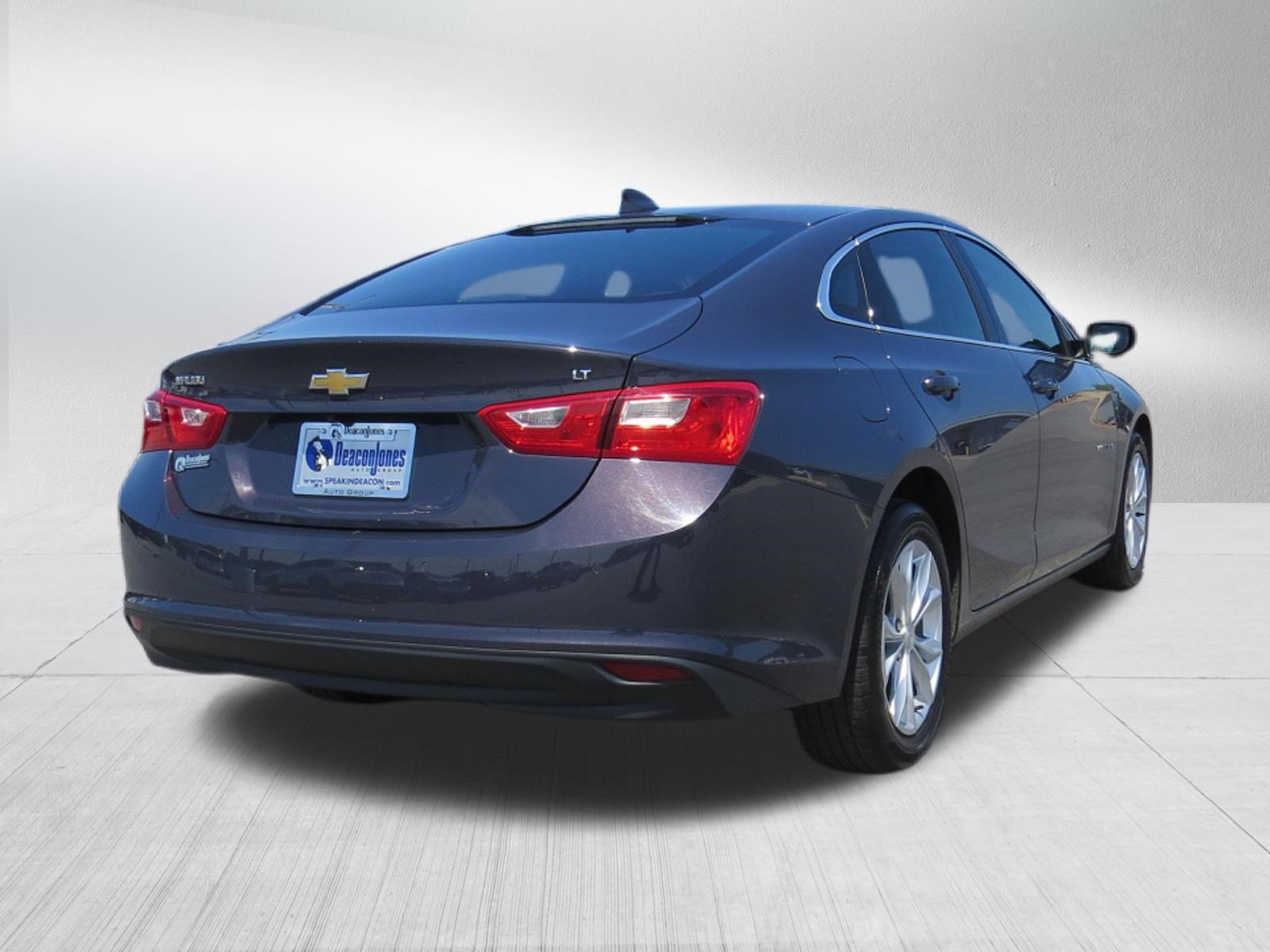 Used 2025 Chevrolet Malibu LT FWD image 3