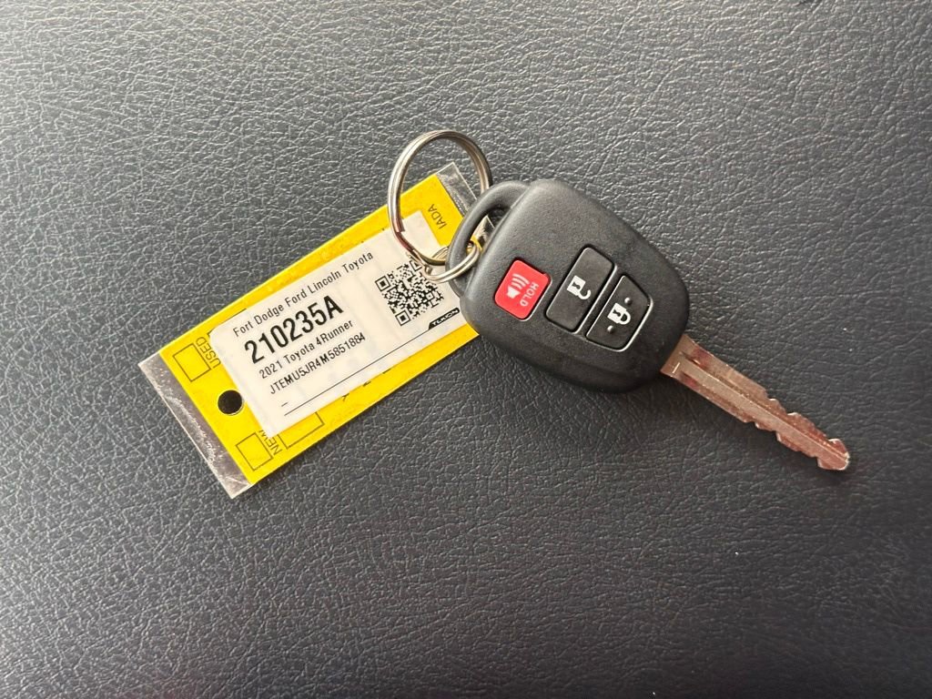 Used 2021 Toyota 4Runner SR5 image 36