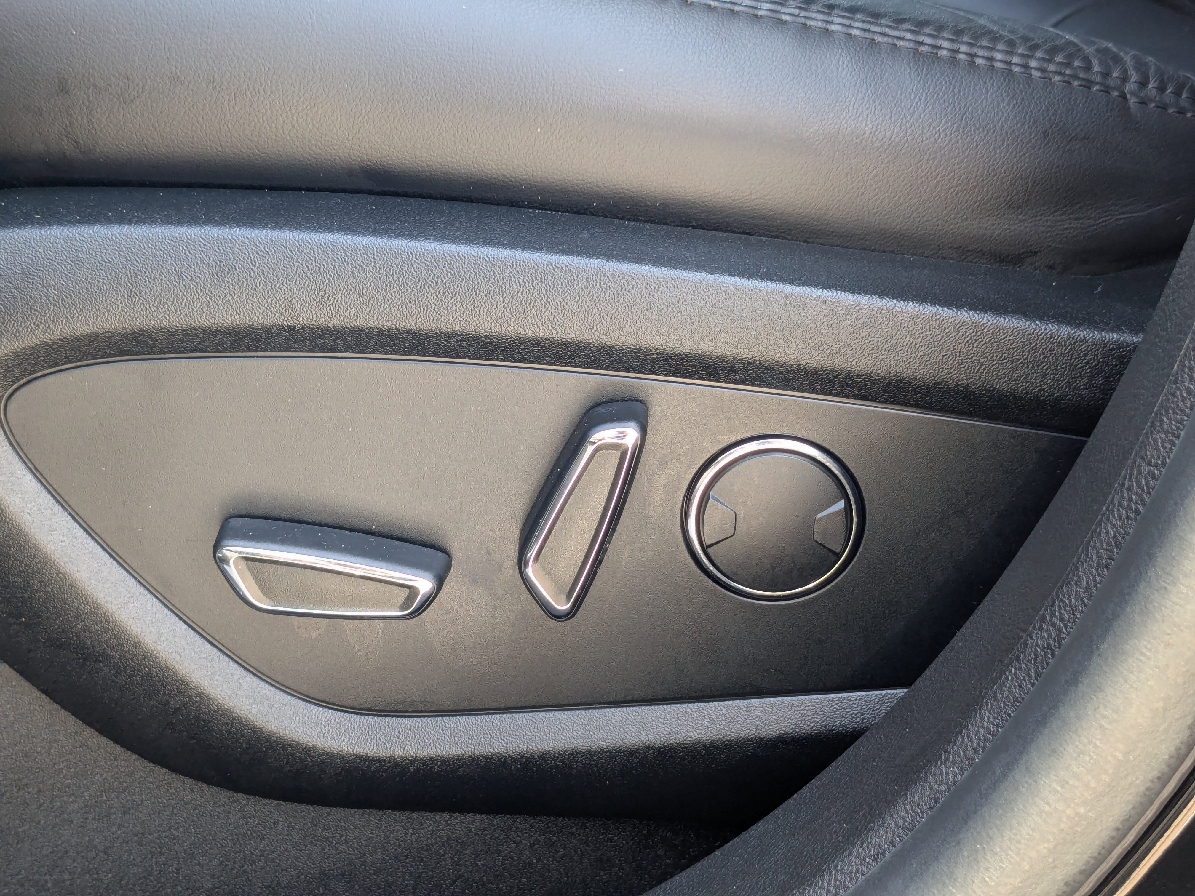 Used 2017 Lincoln MKX Reserve image 22