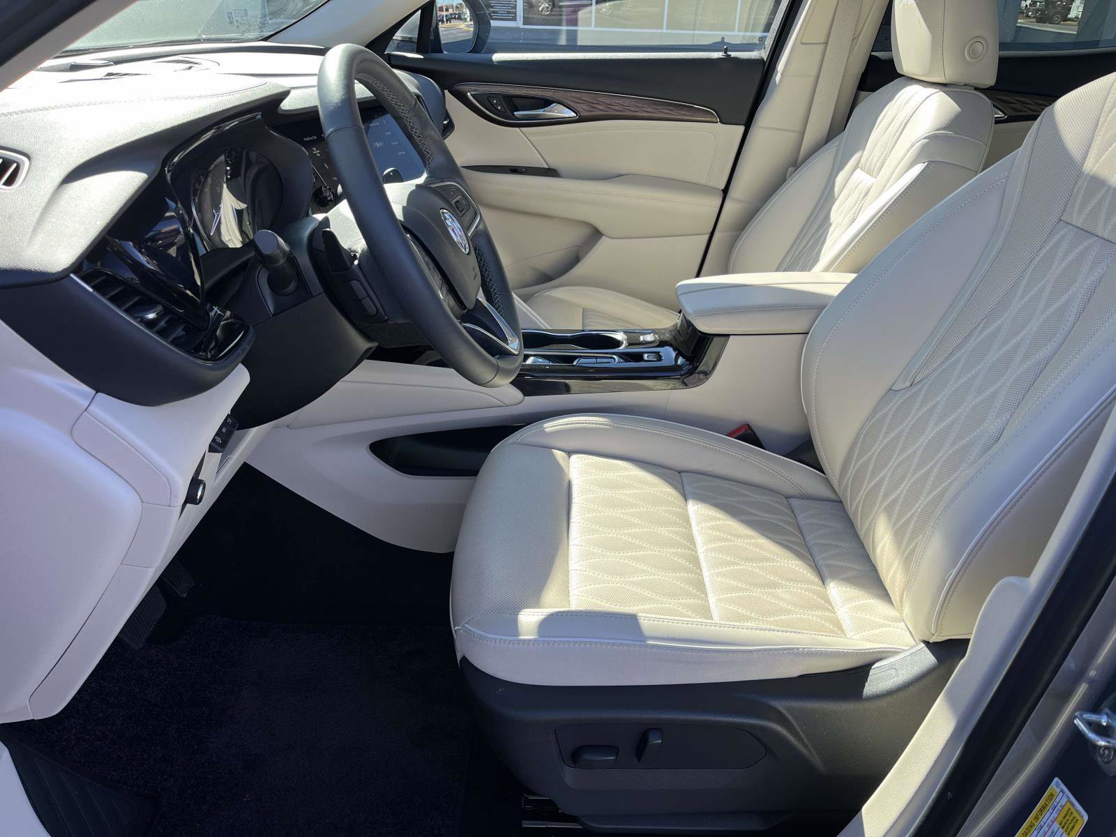 Used 2022 Buick Envision Avenir w/ Technology Package II image 11