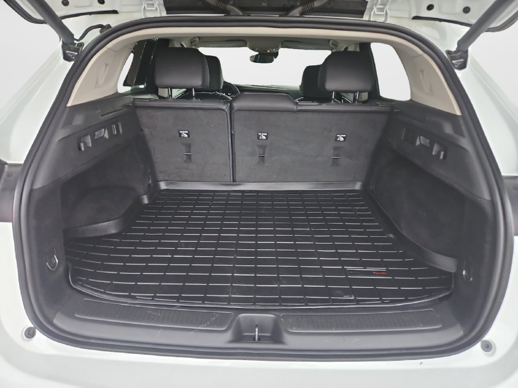 Used 2022 Buick Envision Essence w/ Technology Package I FWD image 9