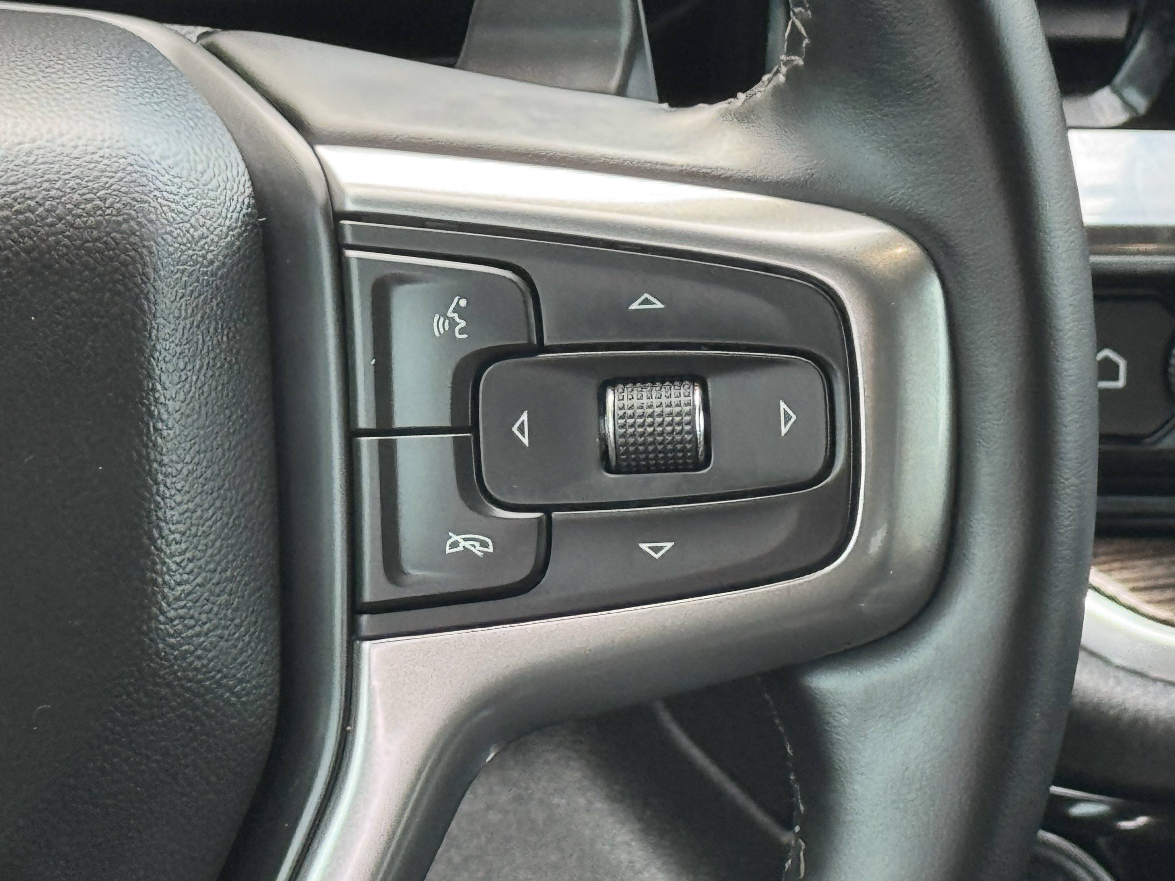 Used 2025 Chevrolet Silverado 1500 RST w/ Texas Edition Plus RWD image 13