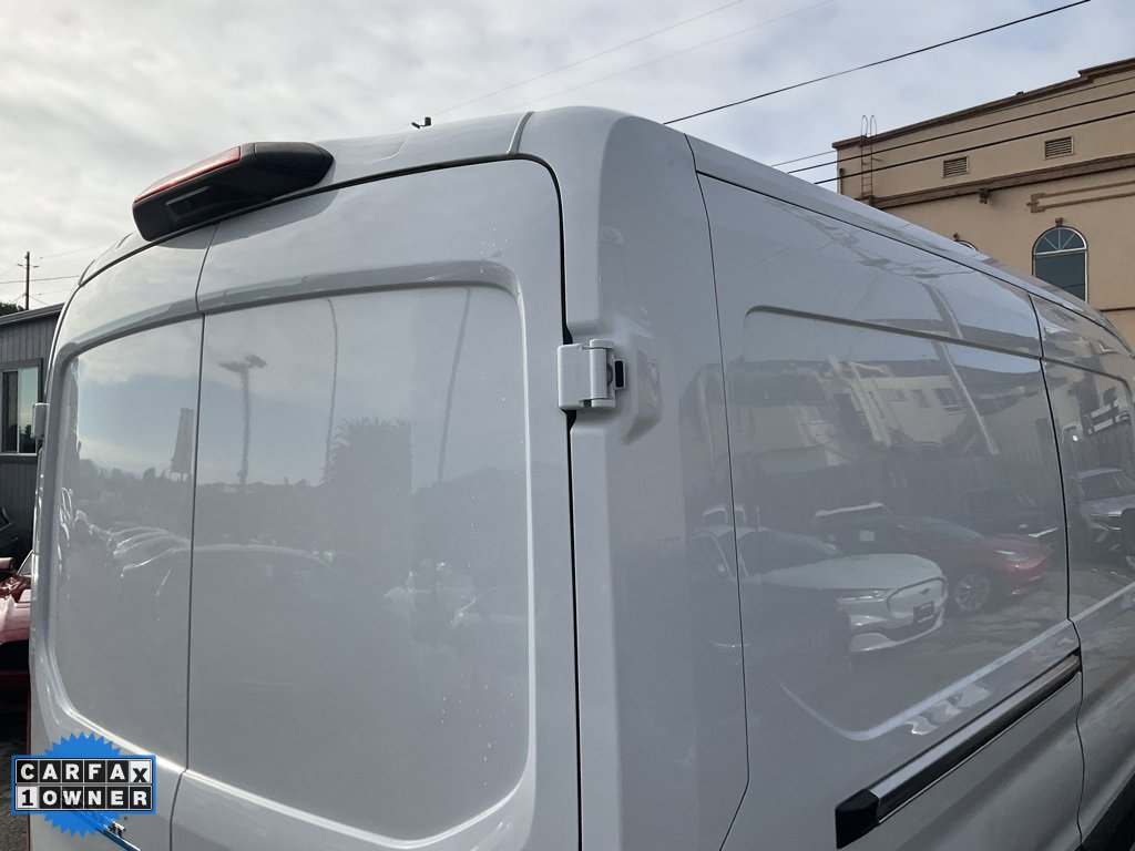Used 2022 Ford E-Transit Medium Roof image 58