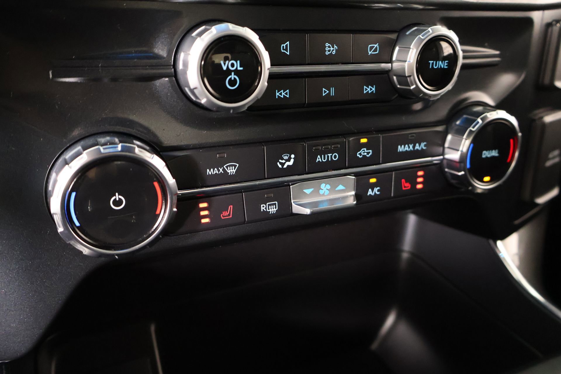 Used 2022 Ford F150 XLT w/ Equipment Group 302A High AWD/4WD image 7