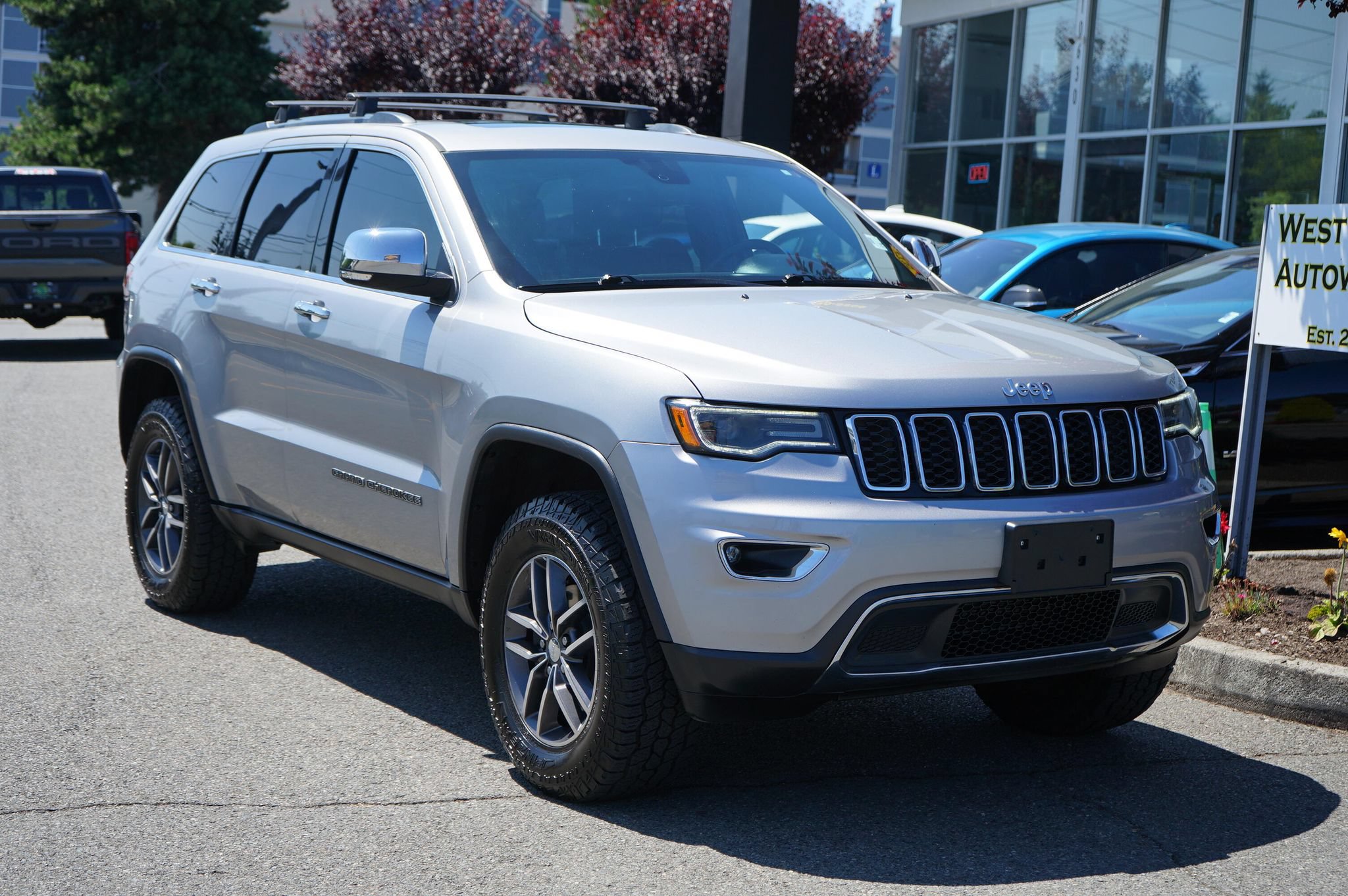 Used 2017 Jeep Grand Cherokee Limited w/ Luxury Group II AWD/4WD image 7