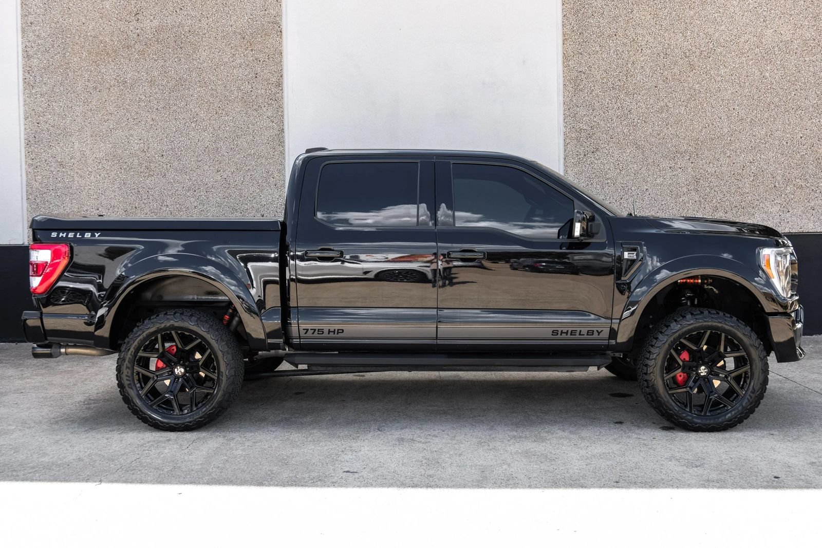 Used 2022 Ford F150 Lariat w/ Equipment Group 502A High AWD/4WD image 7