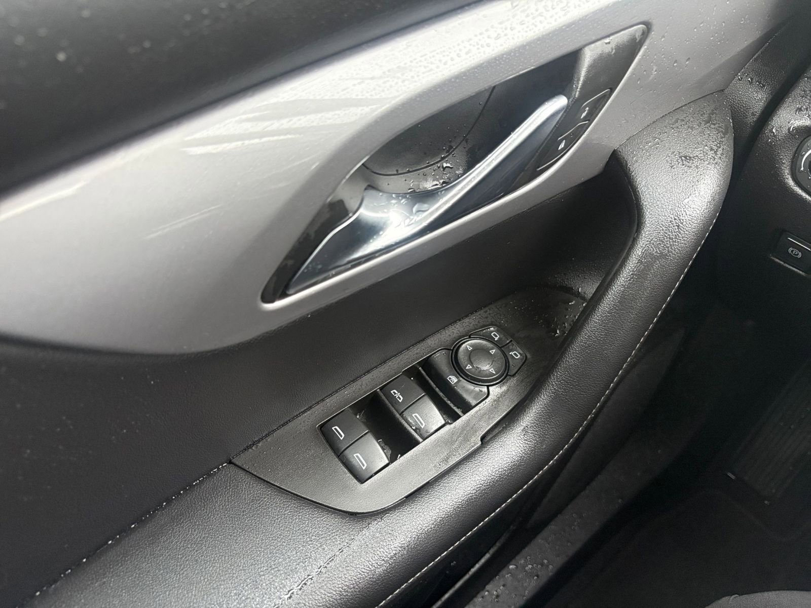 Used 2025 Chevrolet Blazer LT image 18