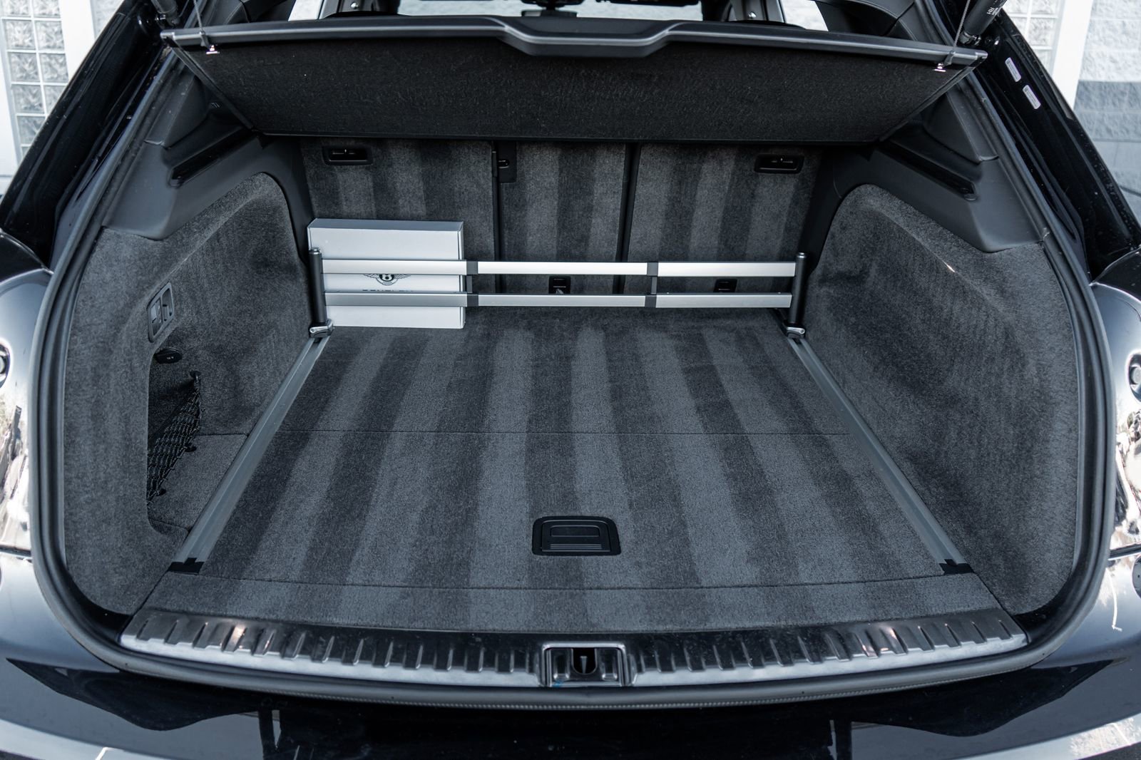 Used 2024 Bentley Bentayga Extended Wheelbase image 34